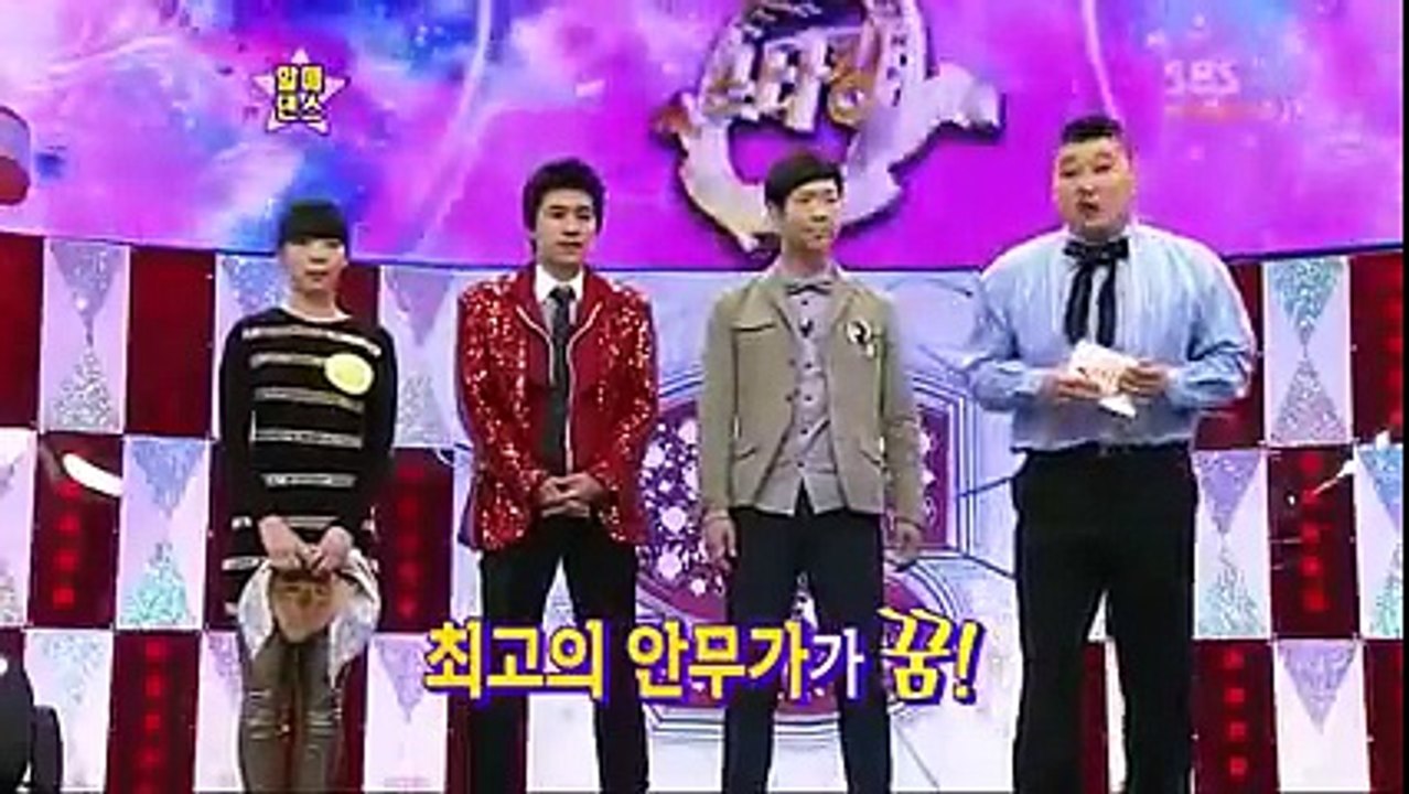 F(x) Victoria shows her flexibility