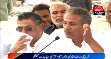 Karachi: MQM leader Waseem Akhtar Media talk