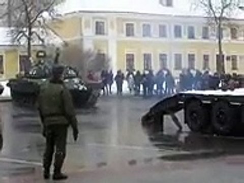 RUSSIAN FAIL - How not to trailer a tank - falls off truck - funny russia compilation crash dashcam