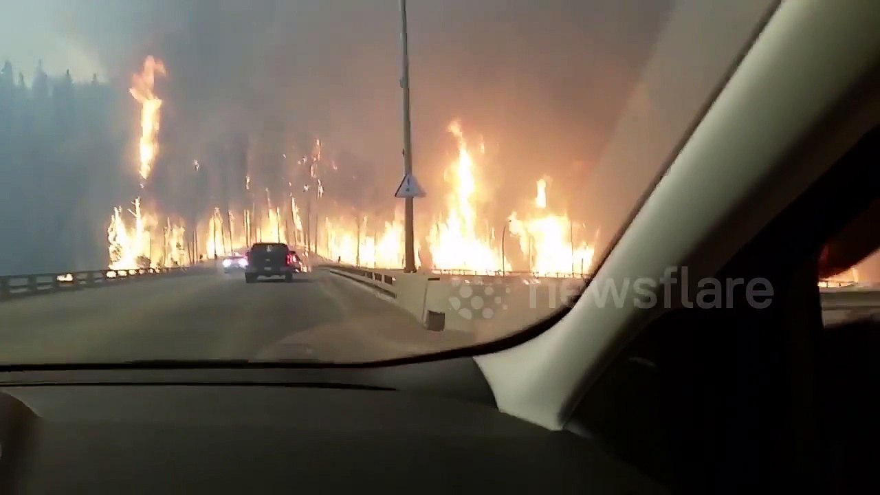 Wildfire forces residents to evacuate Fort McMurray, Canada