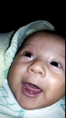 Mi Hermanito Matias hablando con mi Mamá