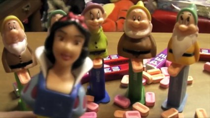 TRY Not to LAUGH  Funny! Epic Failure Snow White Pez Fail Toy Review