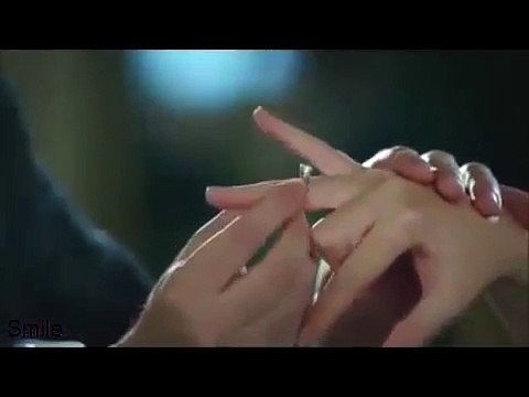 مقطع عن الفراق علي اغنية انا وانت_ عمرو دياب