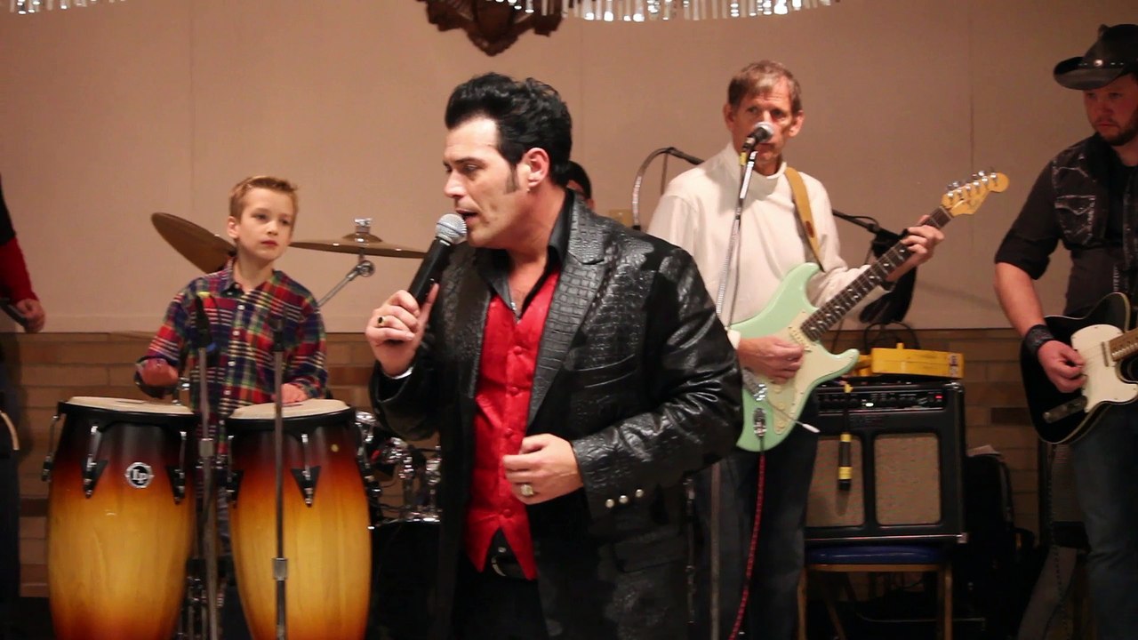 Franz Goovaerts sings 'My Boy' American legion May 2016