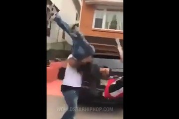 Pelea entre estos dos grupos del barrio con SLAM al estilo lucha libre