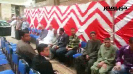 محافظ الغربية يقدم العزاء في احد ضحايا الطائرة بقرية سبرباي ويمنح زوجة الضحية وظيفة بطنطا