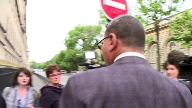 باريس تؤكد مجددا عدم ترجيح اي فرضية في شأن تحطم الطائرة المصرية