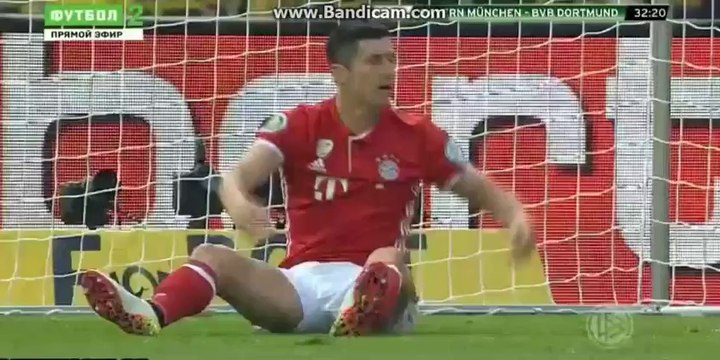 Robert Lewandowski New Incredible Miss - Bayern Munich 0-0 Borussia Dortmund -21-05-2016