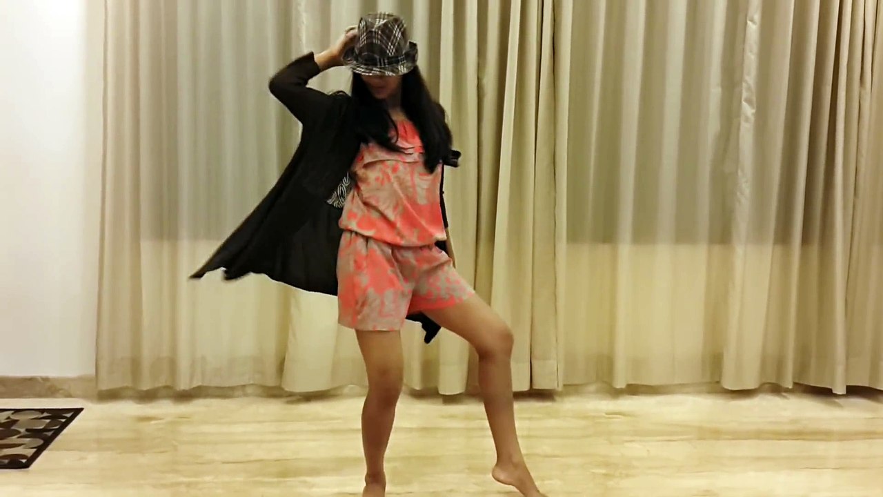 Indian Girl Dancing -Kamli Kamli