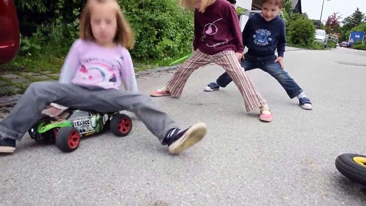 Drifts und Sprünge mit dem RC Auto! | mit Oli | Noah Heinicke