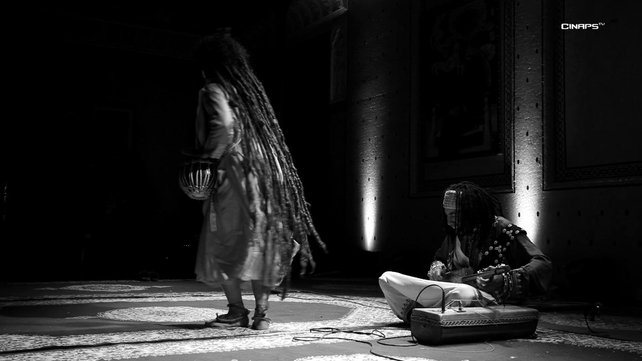 PARVATHY BAUL ET MEHDI NASSOULI– POÉSIE MYSTIQUE ITINÉRANTE  DES BAULS AUX GNAWAS – INDE ET MAROC