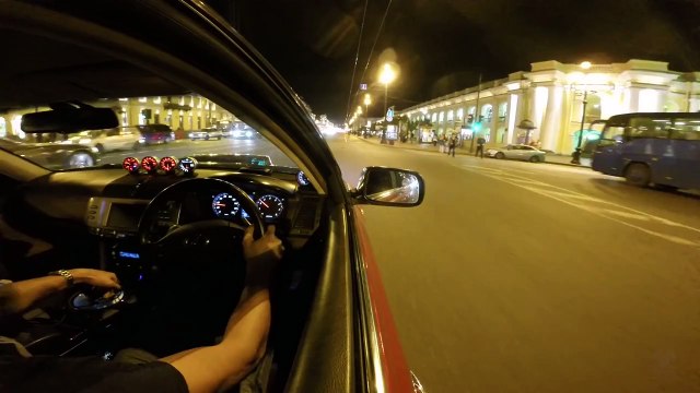 На Toyota Mark X по вечернему Питеру