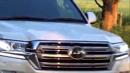 Giá xe Land Cruiser 2017, 2016 có xe giao ngay - 0904.77.69.86
