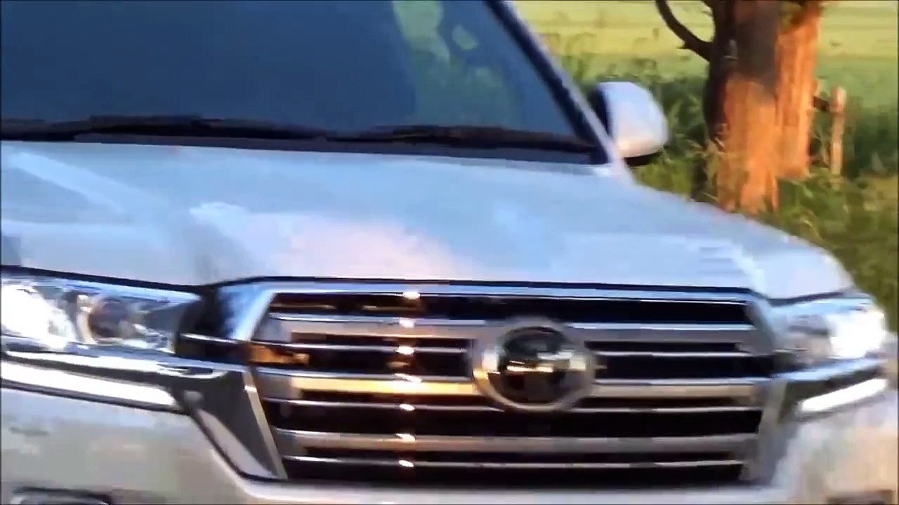 Giá xe Land Cruiser 2017, 2016 có xe giao ngay - 0904.77.69.86