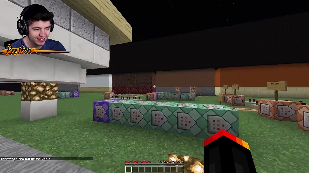 Minecraft ESCAPE FROM YOUTUBERS PARKOUR! | (PrestonPlayz & MrWoofless)