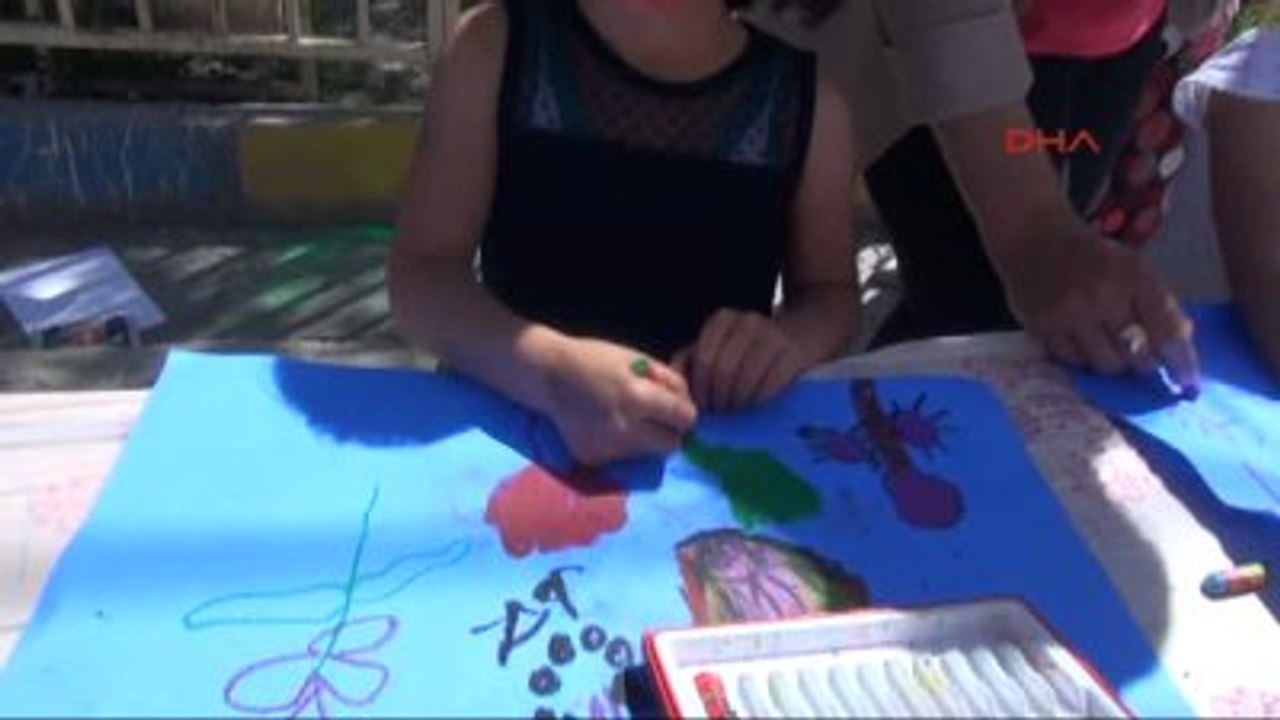 Hakkari Kamer Hakkari'de Çocuk Şenliği Yaptı