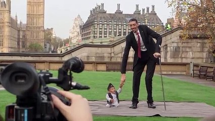 worlds tallest and shortest man video