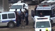 İzmir Deniz Polisi Kanalda Ceset Arıyor