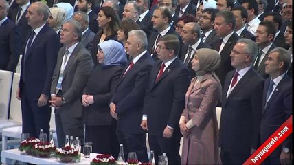 Cumhurbaşkanı Erdoğan'ın mesajı ayakta dinlendi