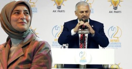 Sesi Kısılan Binali Yıldırım'ın Yardımına Sare Davutoğlu Koştu