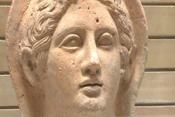 El MNAR muestra terracotas del Santuario italiano de Calvi