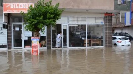 Turgutlu 1 Saatlik Sağanak Yağmura Teslim