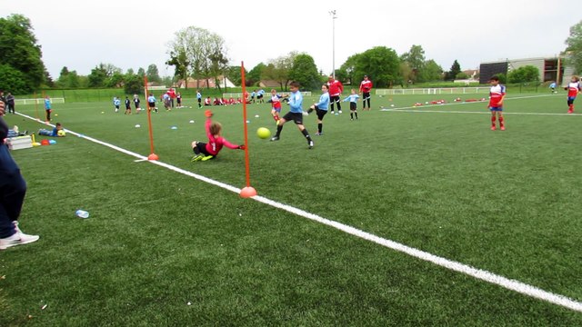 Bel arret du goal de Mirebeau en U8-U9 à l'Inter-Club.