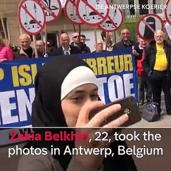 Young Muslim Girl dealt with racist Anti-Muslim protesters with a simple selfie