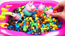 Learn Colors Peppa Pig Family Baby Doll Bath Time With Chocolate Candy