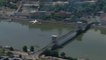Un avion Airbus survole Budapest en rase-motte au dessus du fleuve de la capitale - Wizz Air