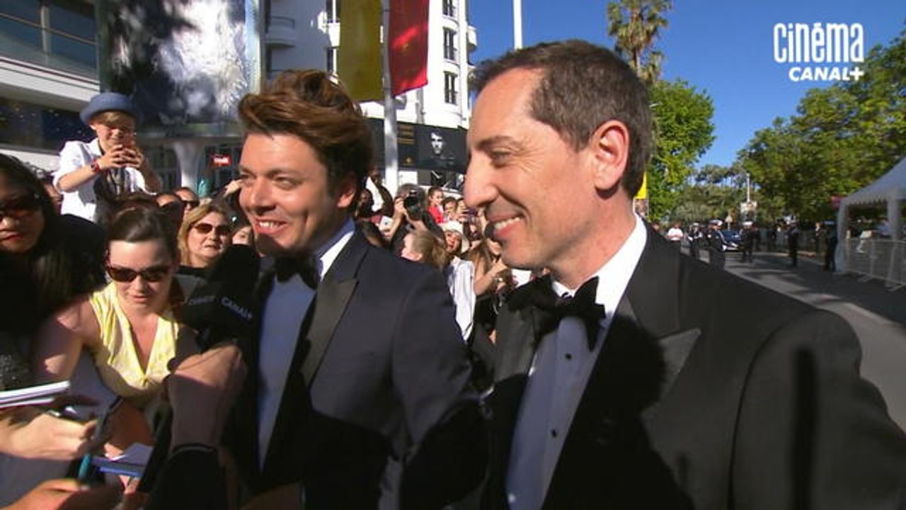 Kev Adams et Gad ElMaleh - Montée des Marches par Laurent Weil - Cannes 2016 - CANAL+