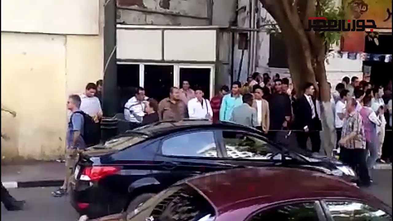 الالاف من الخريجين يتظاهرون للمطالبة بالتثبيت امام الوزراء