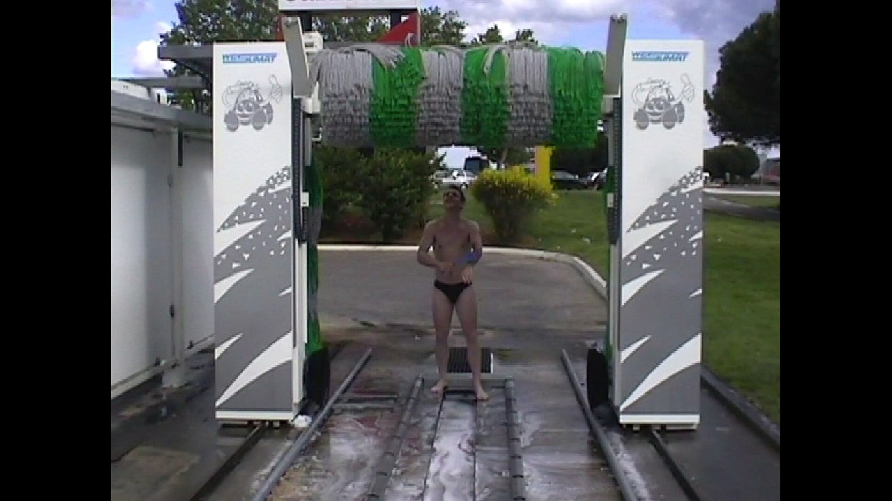 CAR WASH (REMI GAILLARD)