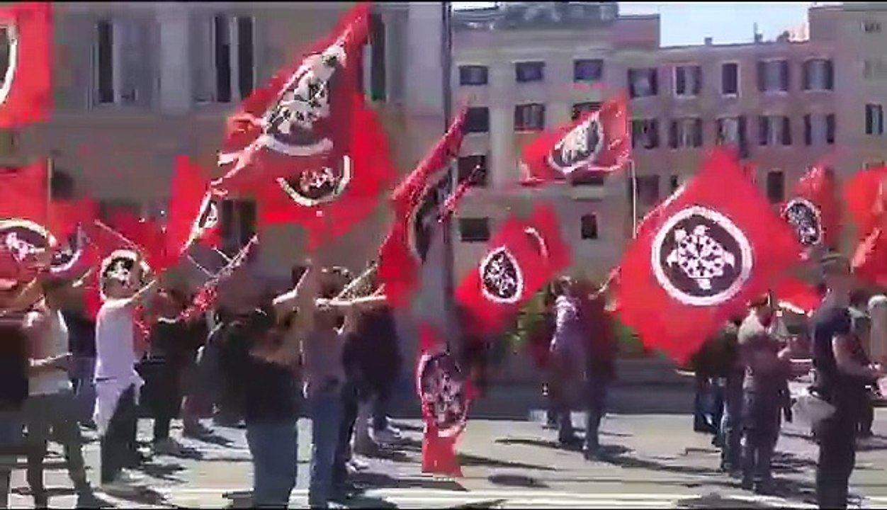 Gestern demonstrierten tausende Patrioten