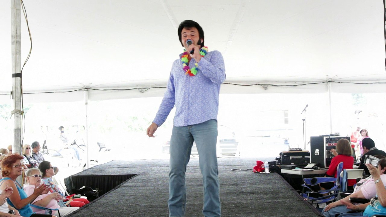 Andy Svrcek sings 'Feeling In My Body' Elvis Week 2014