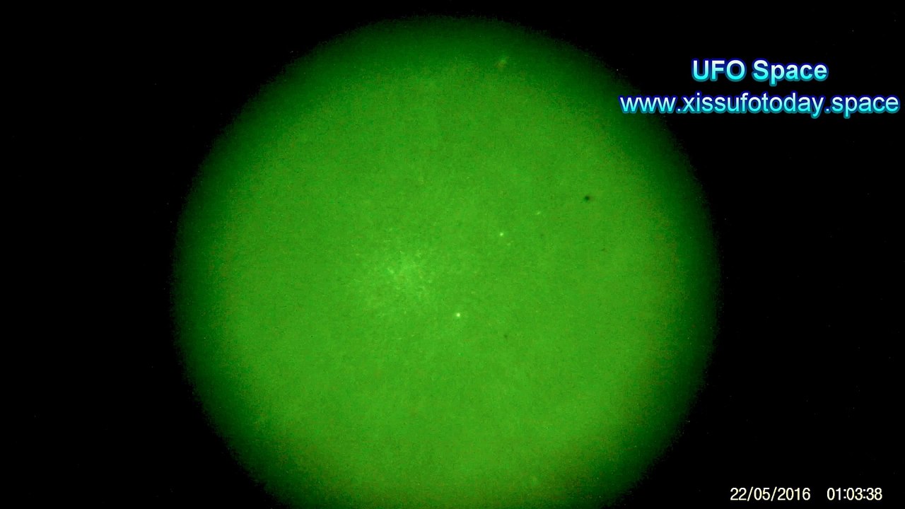Two UFOs crossed each other in the night sky, May 22, 2016 Part 4