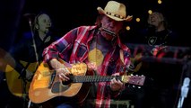 Neil Young - A Rock Star Bucks A Coffee Shop (17/26) - Live at Red Rocks Amphitheatre - 2015-07-09