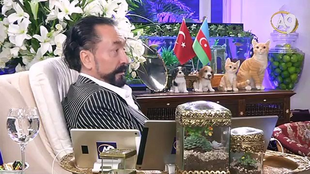 Allah, mallarınız ve çocuklarınız sizin için Allah'tan ve Allah rızası için hizmet etmekten daha kıymetli olmamalıdır diyor.
