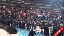 Binali Yıldırım Kongre Salonu'nda Partilileri Selamladı