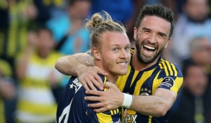 Fenerbahçe, Simon Kjaer İçin Teklif Bekliyor