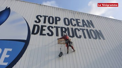 Douarnenez. L'usine Petit Navire bloquée par Greenpeace