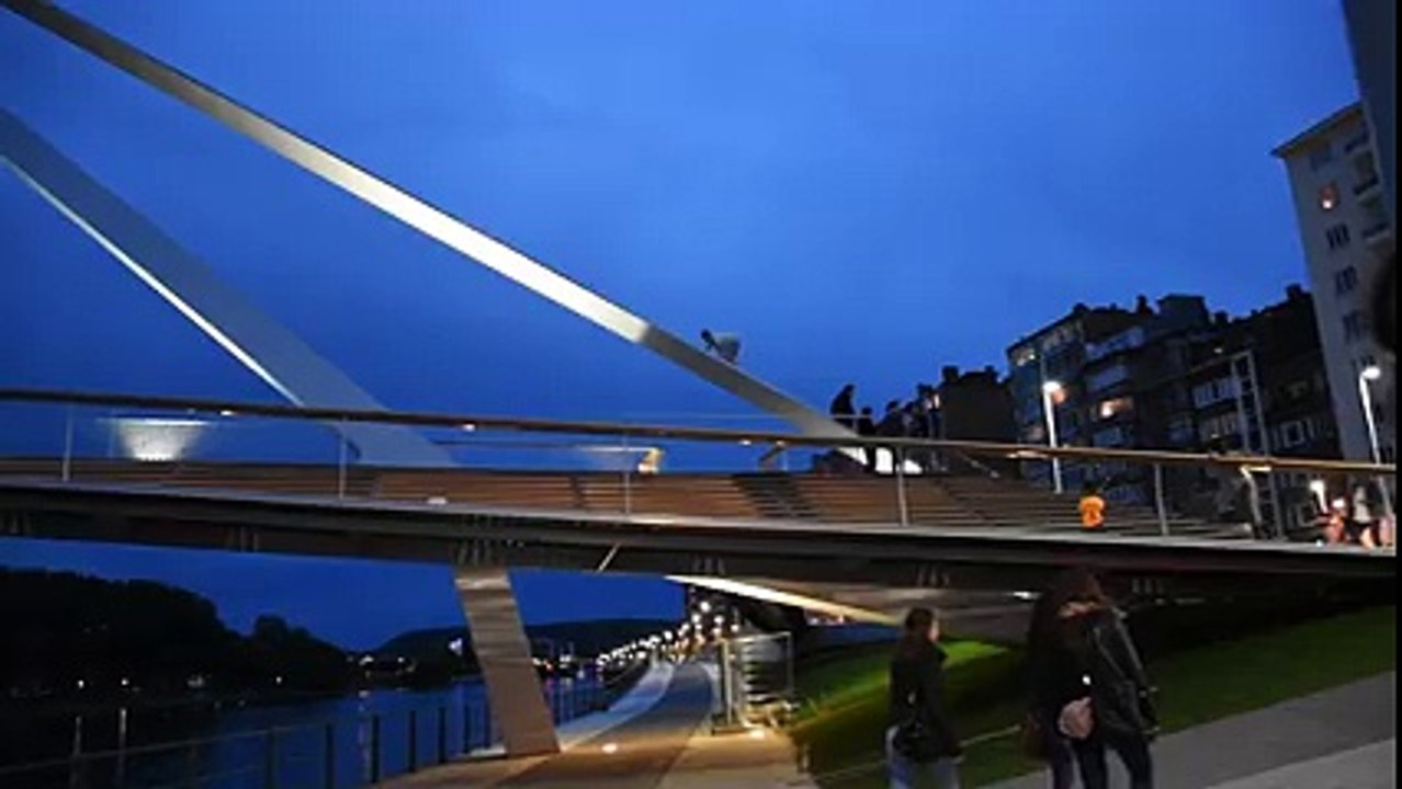 Jeux dangereux sur la nouvelle passerelle à Liège