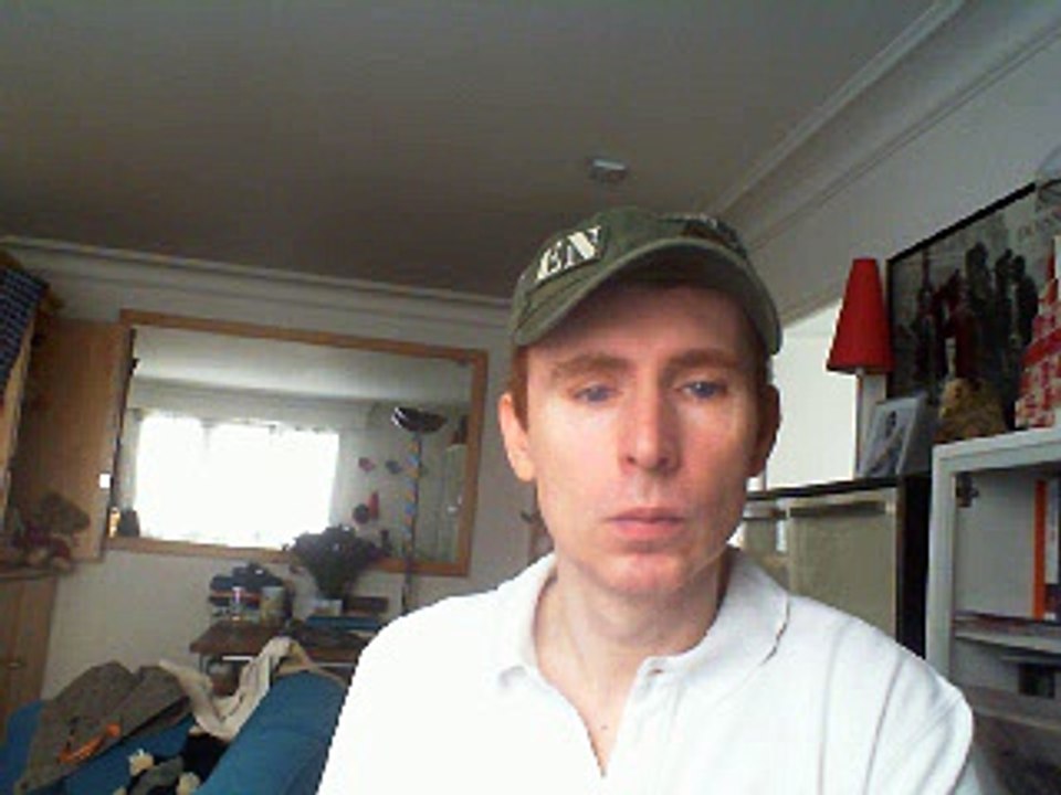 Wiwi égratigne "fais le pas" de Nicanor Pol