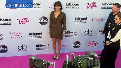 Rihanna stuns in shirt dress at 2016 Billboard Music Awards