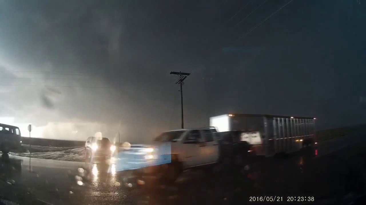 Un fermier insulte des chasseurs de tempêtes aux Kansas, Etats-Unis