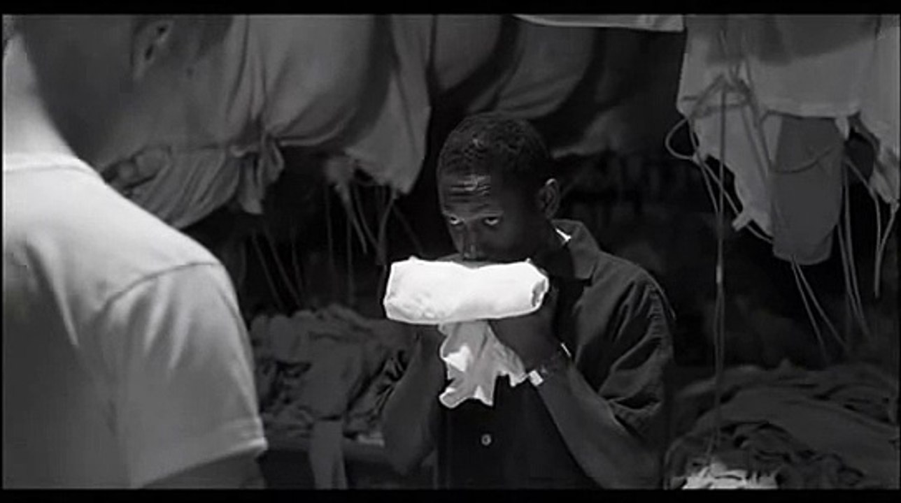 American History X - Escena consejos mujeres y polvo salvaje en la carcel