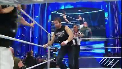 Tải video: Roman Reigns, Dean Ambrose & Chris Jericho vs. Bray Wyatt, Harper & Rowan- SmackDown- 2016