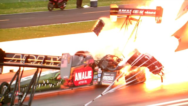 Um motor com 10 000 CV a explodir em câmara lenta