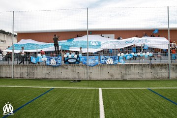 Le premier tifo des Olympiennes