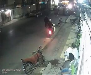 Soldar Bazar Near Pardesi Mein Khulay Aam Dacoti Ki Wardat.